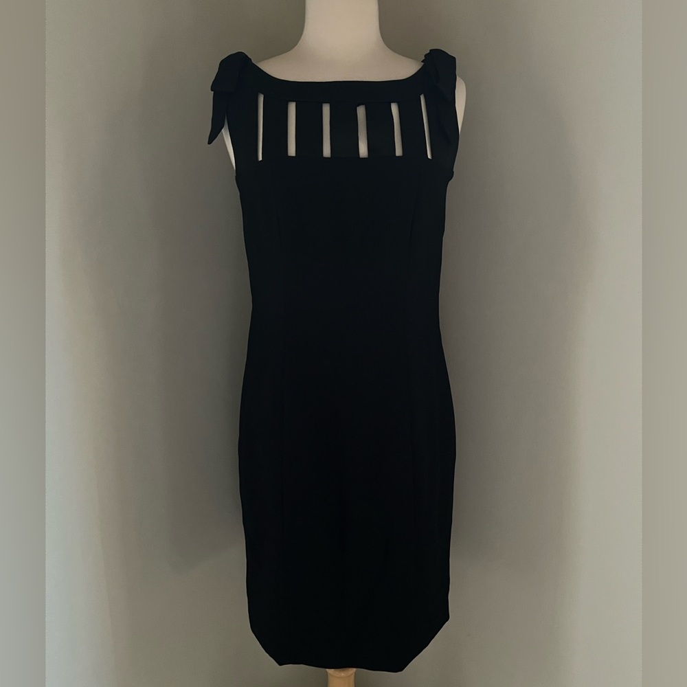 Chetta B black sheath dress w invisible zip lattice chest bow details size 6